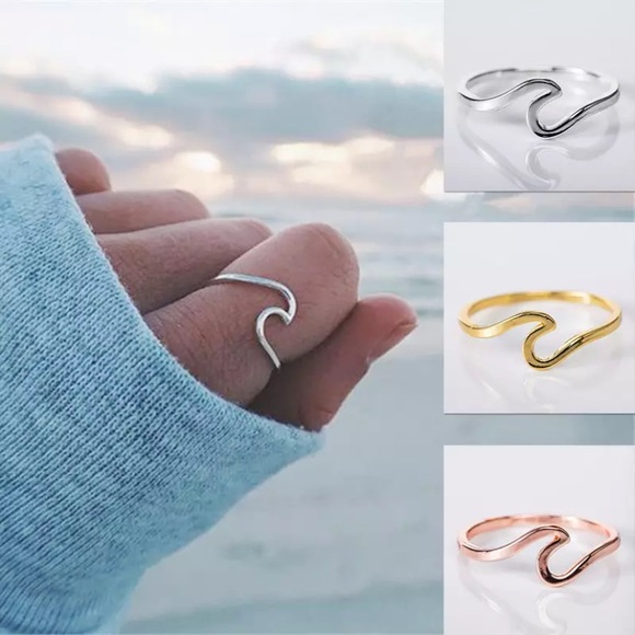 Jewelry - NEW Simple Silver Ring